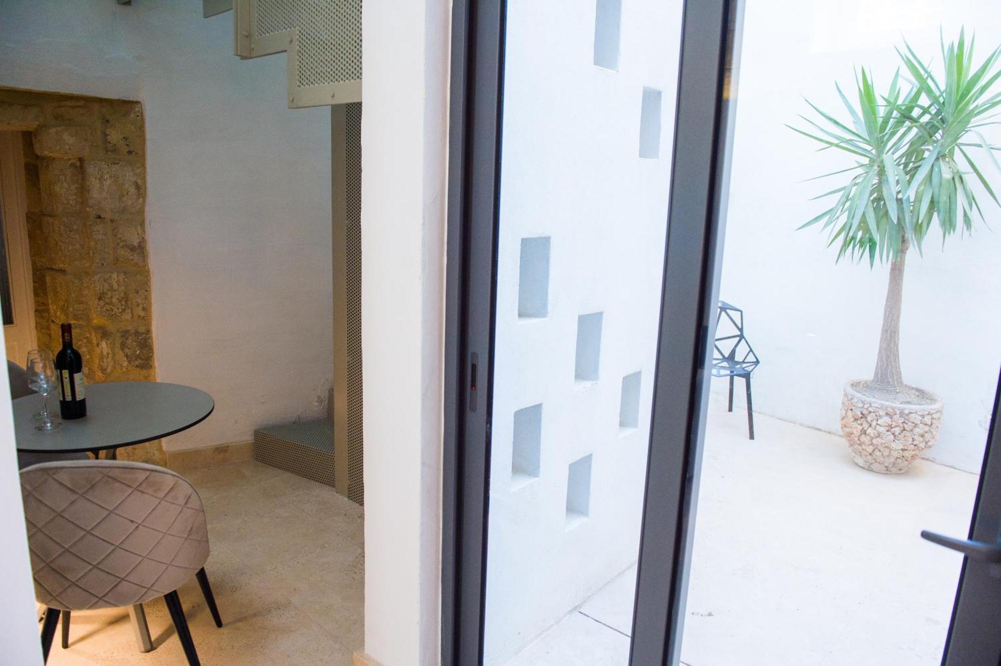 San Anton Suites Attard Exterior photo
